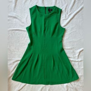 SOLD💚Topshop Pleated Sleeveless Solid Back Accent Zipper Dress in Green - Size 8